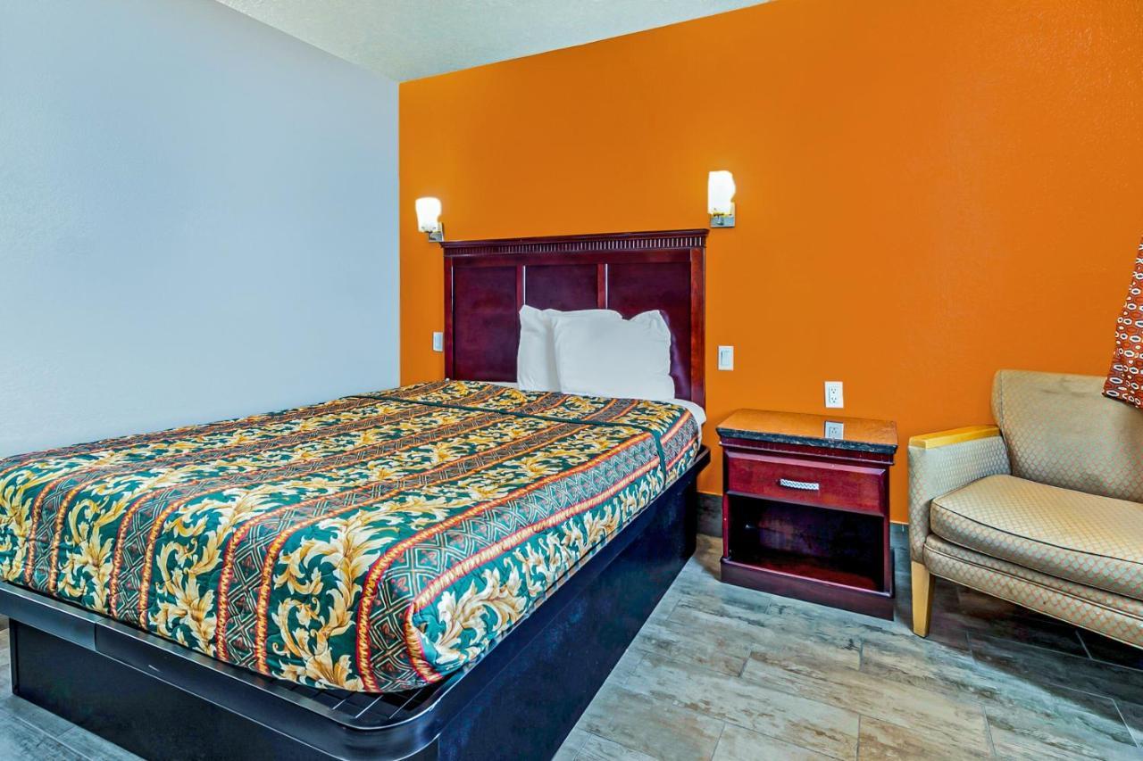 Oyo Hotel Lake Charles Hwy 10 Zewnętrze zdjęcie