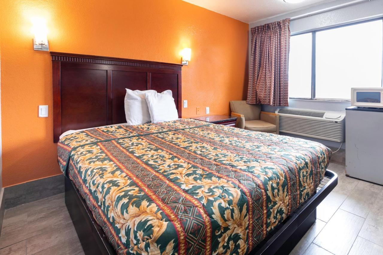 Oyo Hotel Lake Charles Hwy 10 Zewnętrze zdjęcie