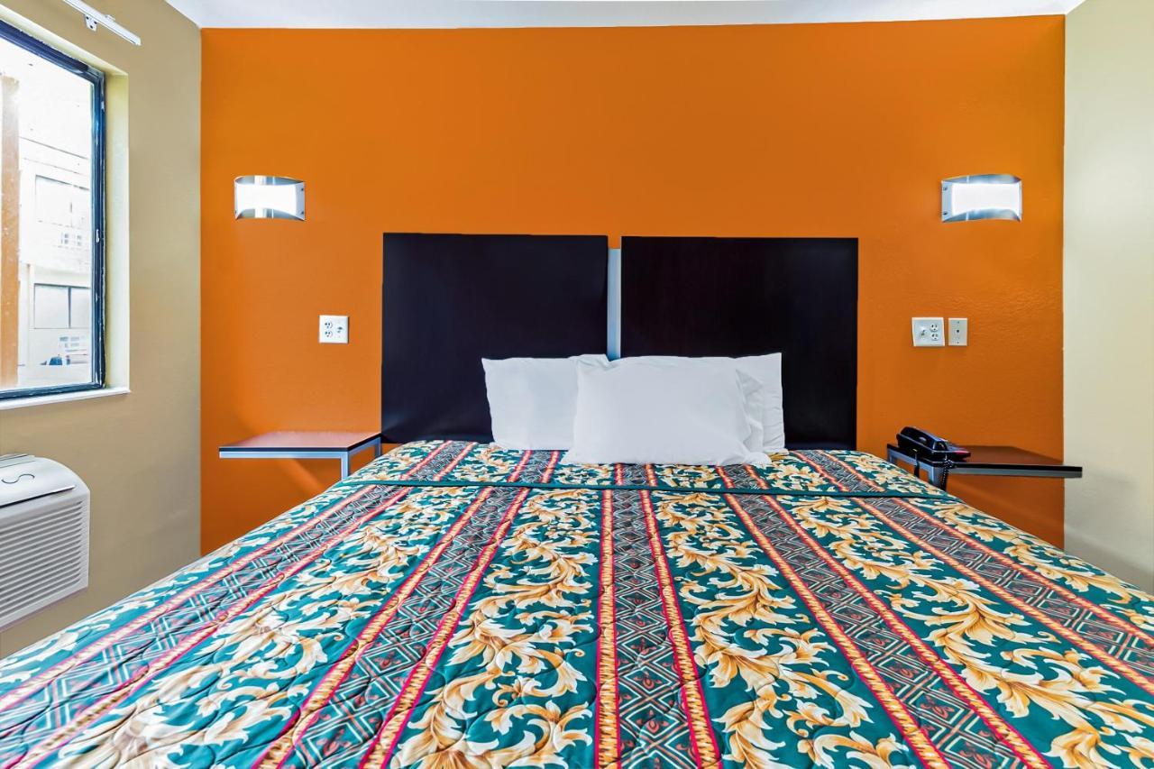 Oyo Hotel Lake Charles Hwy 10 Zewnętrze zdjęcie