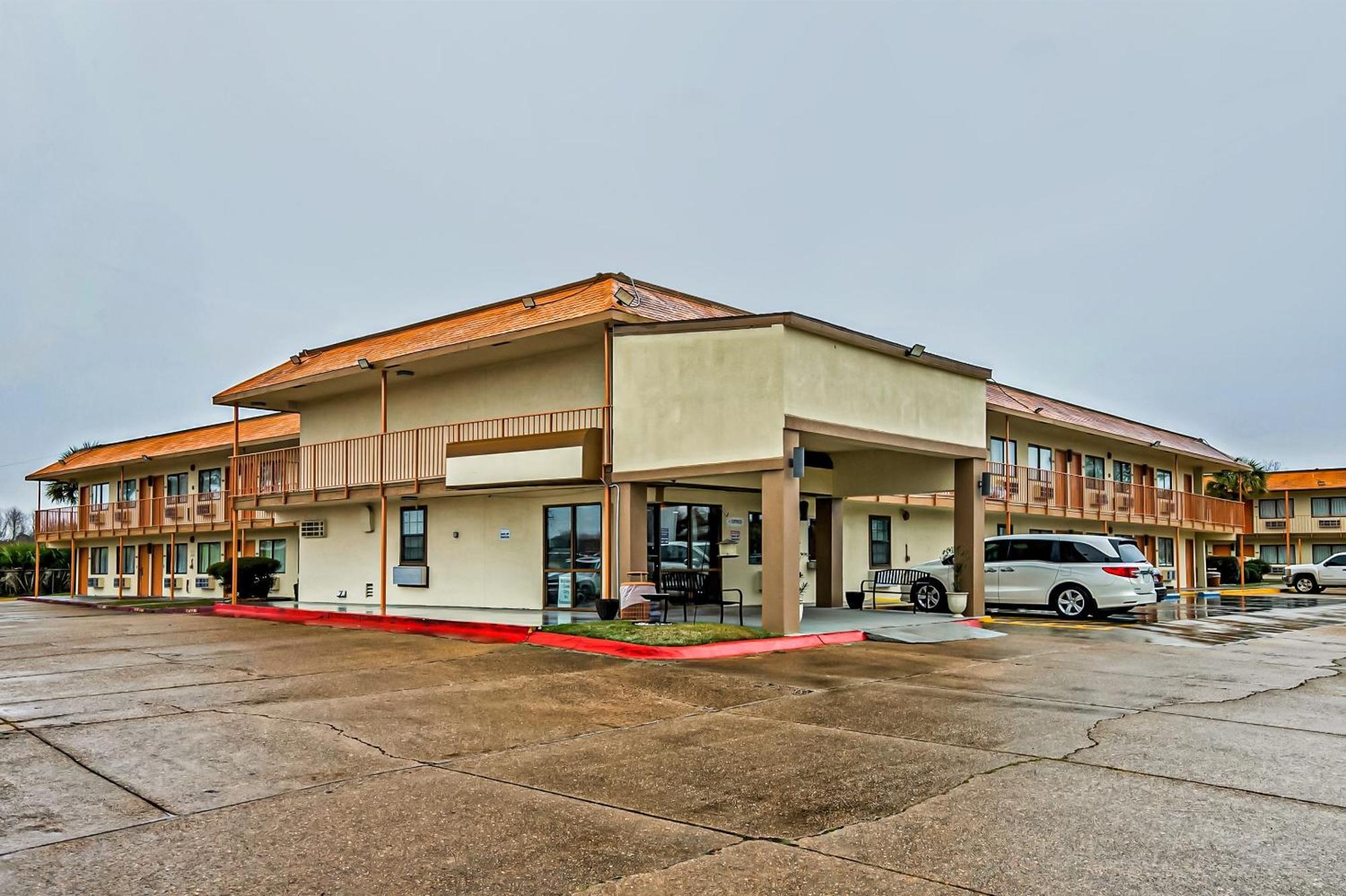 Oyo Hotel Lake Charles Hwy 10 Zewnętrze zdjęcie